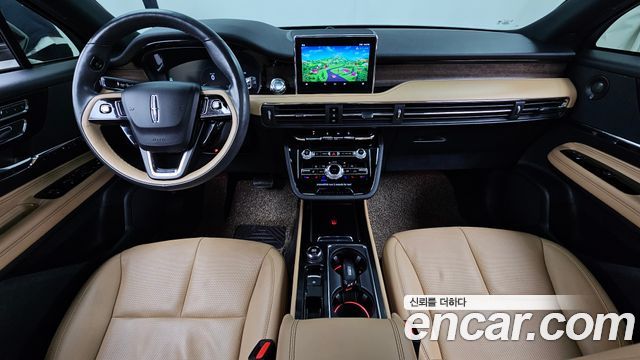 Lincoln Corsair — interior