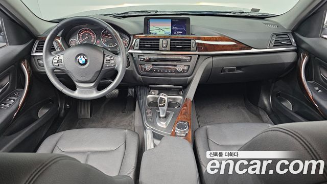 BMW 3 Series — interior