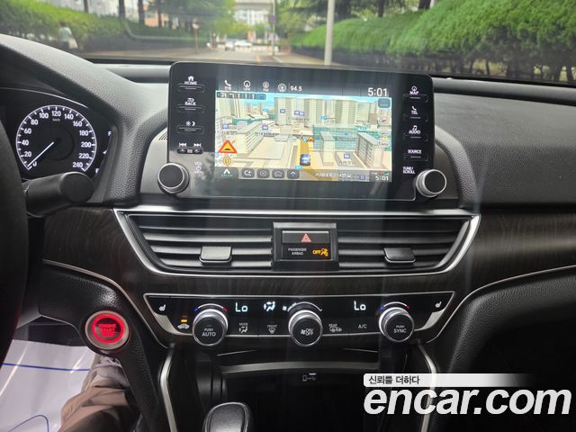 Honda Accord — interior