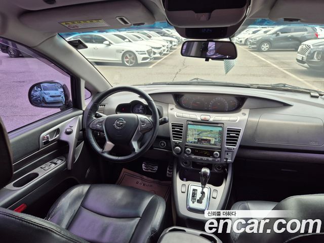 KG Mobility Korando — interior