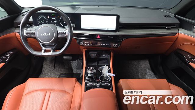 Kia K5 — interior