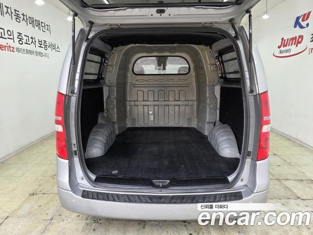 Hyundai Starex — interior