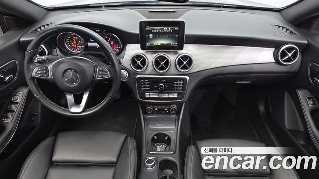 Mercedes-Benz CLA-Class — interior