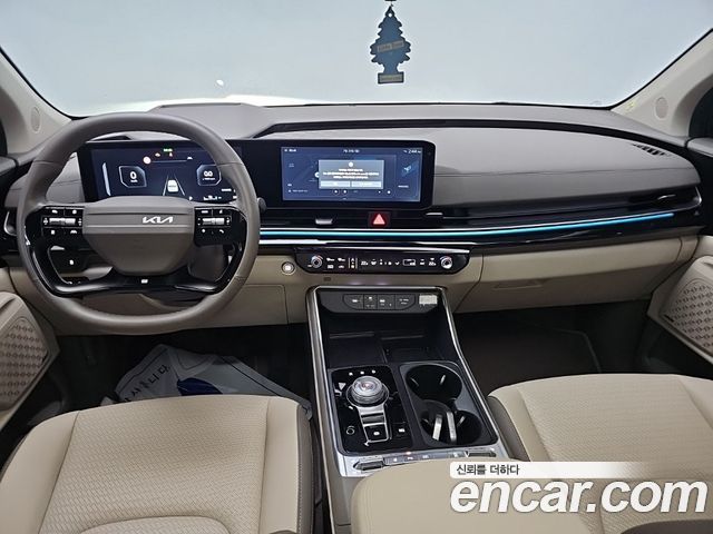 Kia Carnival — interior