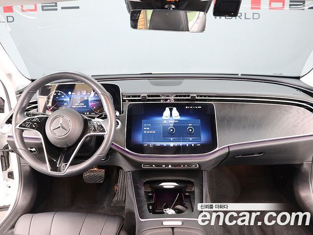 Mercedes-Benz E-Class — interior
