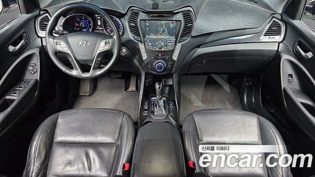 Hyundai Santa Fe — interior