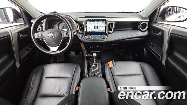 Toyota RAV4 — interior