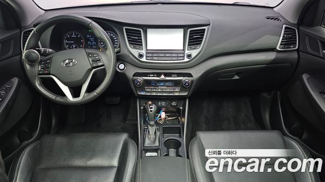 Hyundai Tucson — interior