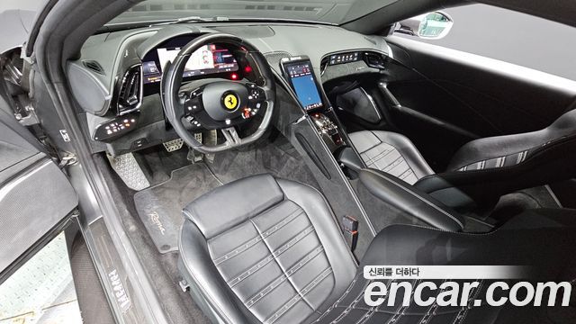 Ferrari Roma — interior