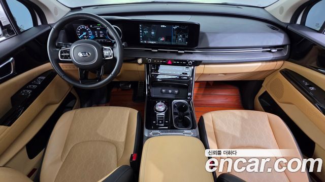 Kia Carnival — interior