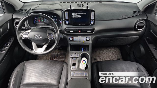 Hyundai Kona — interior
