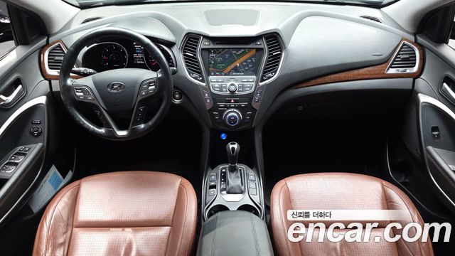 Hyundai Santa Fe — interior