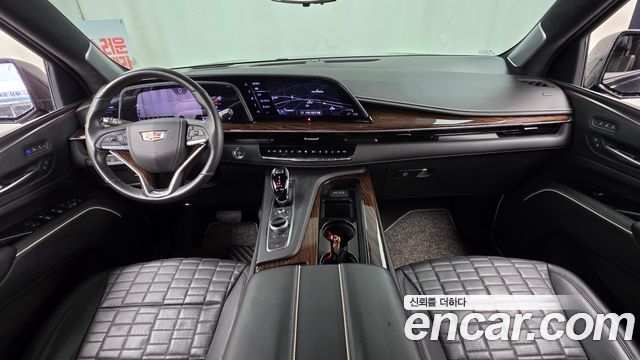 Cadillac Escalade — interior