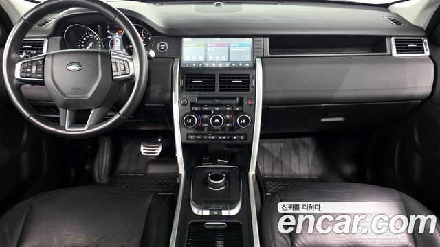 Land Rover Discovery Sport — interior