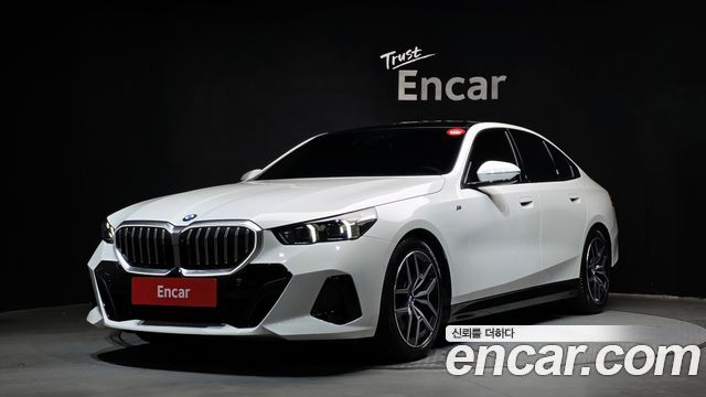 BMW 5 Series — exterior