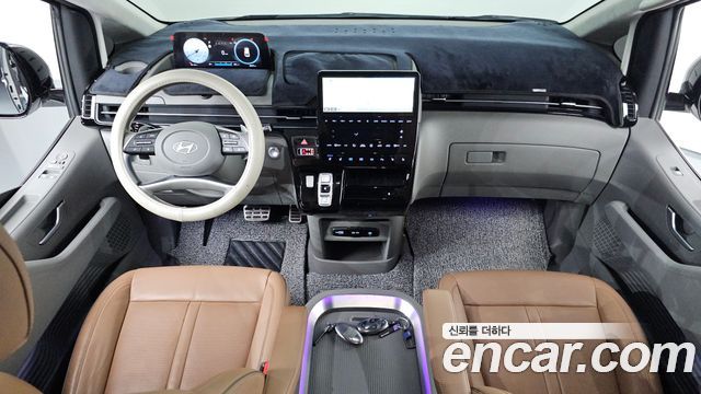 Hyundai Staria — interior