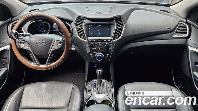 Hyundai Santa Fe — interior