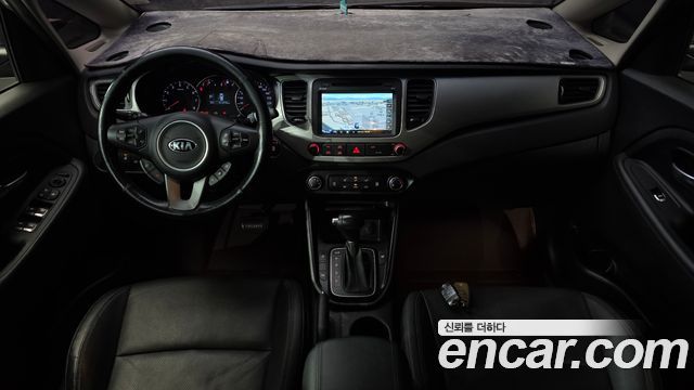 Kia Carens — interior