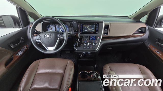 Toyota Sienna — interior