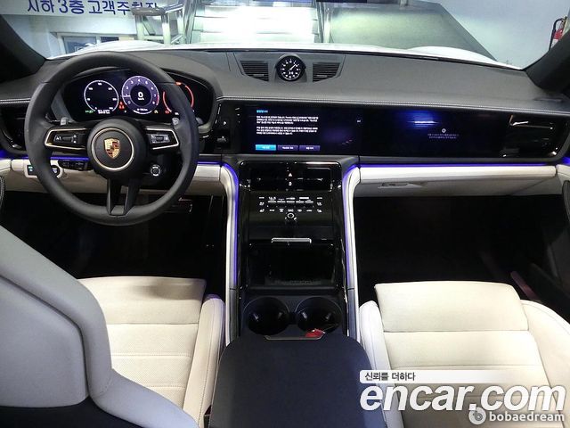 Porsche Panamera — interior