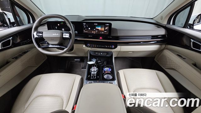Kia Carnival — interior