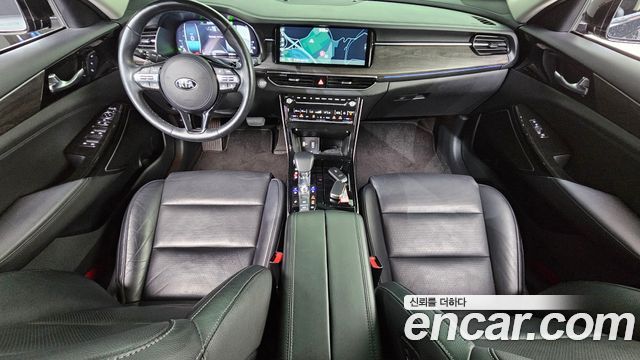 Kia K7 — interior