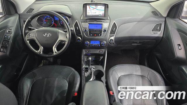 Hyundai Tucson — interior