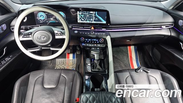 Hyundai Avante — interior