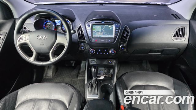 Hyundai Tucson — interior