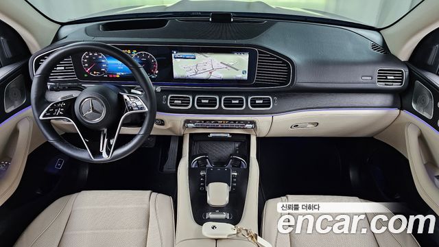 Mercedes-Benz GLE-Class — interior