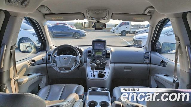 Kia Carnival — interior