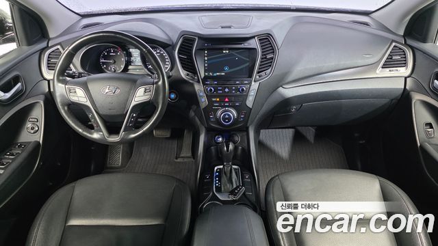 Hyundai Santa Fe — interior