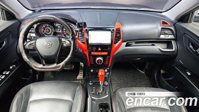 KG Mobility Tivoli — interior
