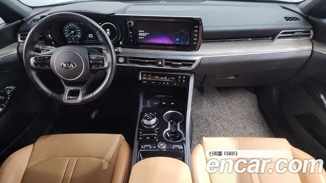 Kia K5 — interior