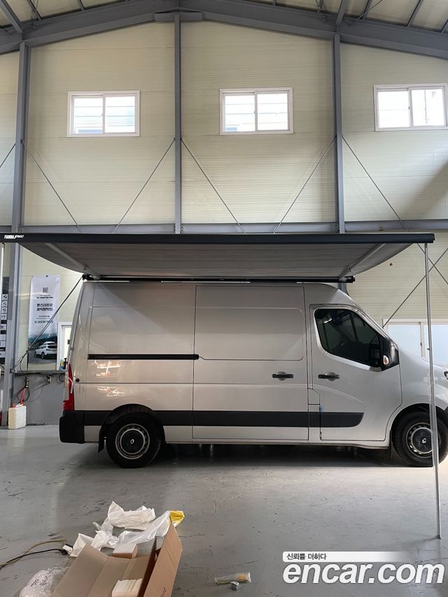 Renault Korea Master — interior