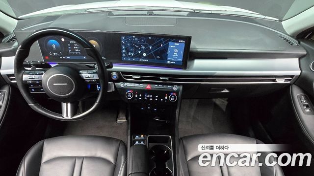 Hyundai Sonata — interior