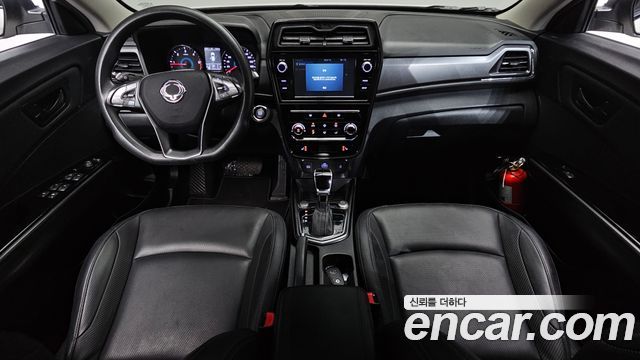 KG Mobility Tivoli — interior