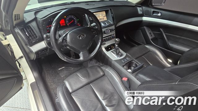 Infiniti G — interior