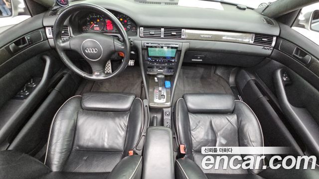 Audi RS6 — interior
