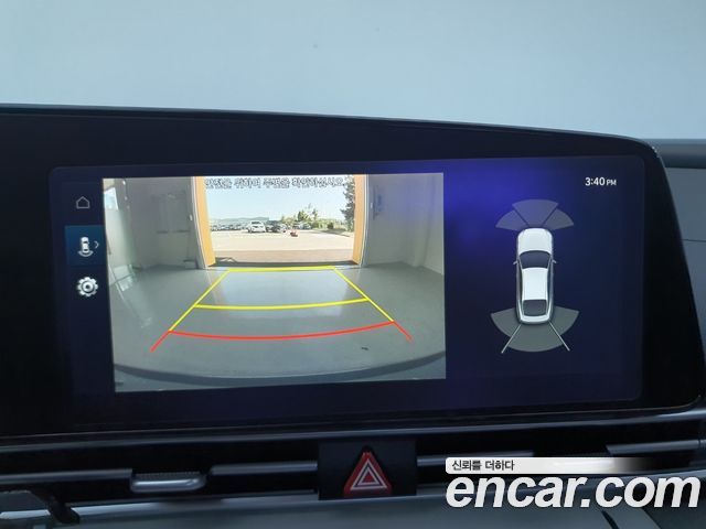 Hyundai Avante — interior