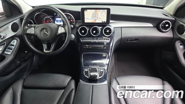 Mercedes-Benz C-Class — interior