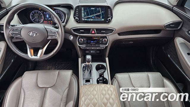Hyundai Santa Fe — interior