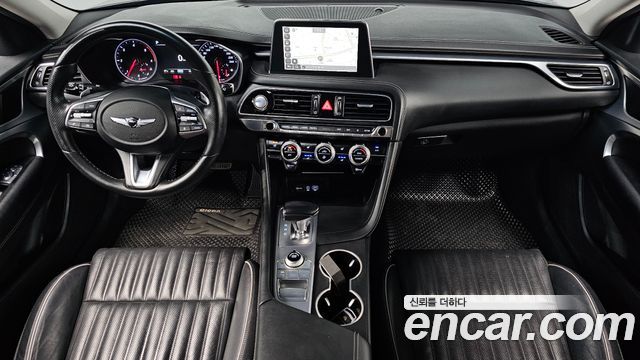 Genesis G70 — interior