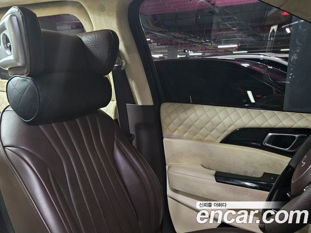 Kia Carnival — interior