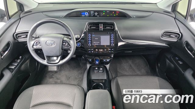 Toyota Prius — interior