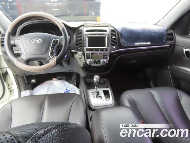 Hyundai Santa Fe — interior