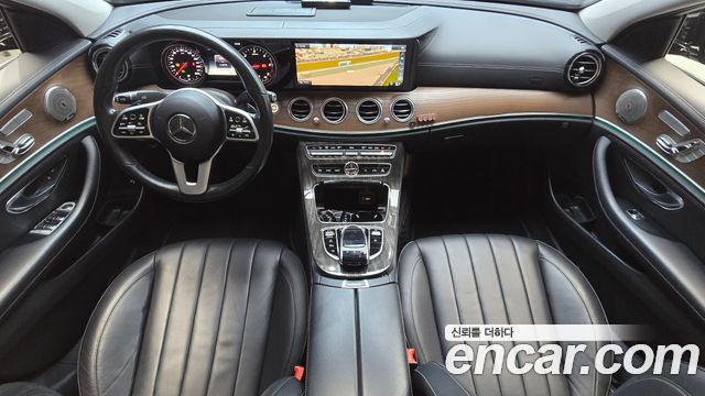 Mercedes-Benz E-Class — interior