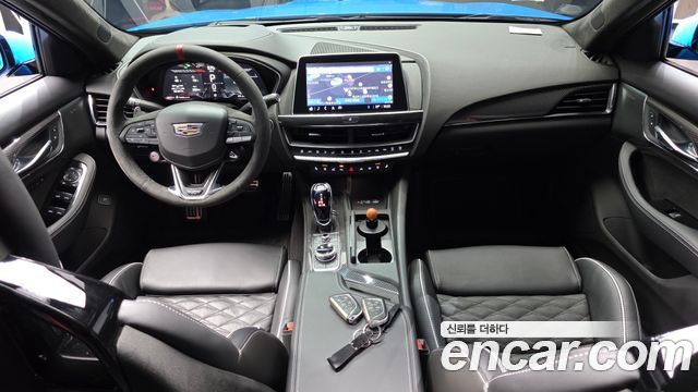 Cadillac CT5-V — interior