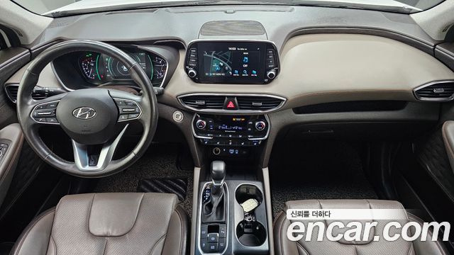 Hyundai Santa Fe — interior