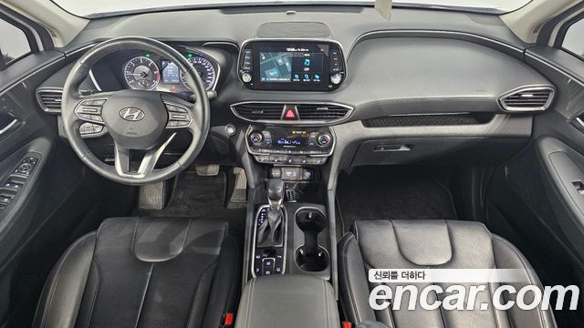 Hyundai Santa Fe — interior